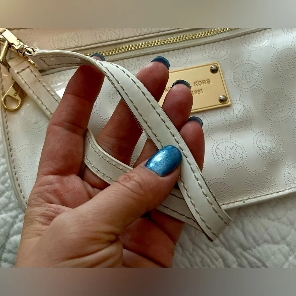 Michael Kors White Wristlet - Picture 2 of 10